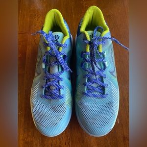 EUC, Youth Nike, Kyrie Kids Flytrap sz 4.5